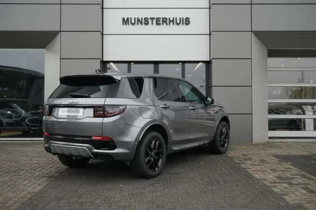 Land Rover Discovery Sport (2025) thumbnail 2