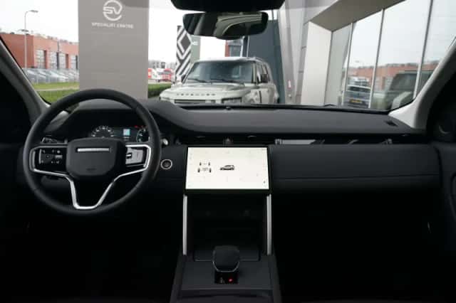 Land Rover Discovery Sport (2025) thumbnail 4