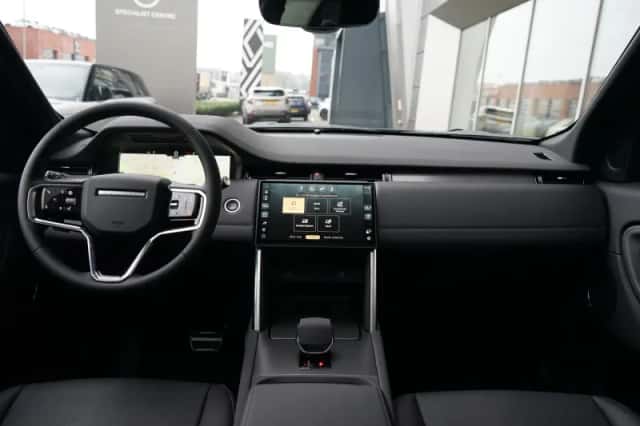 Land Rover Discovery Sport (2025) thumbnail 4