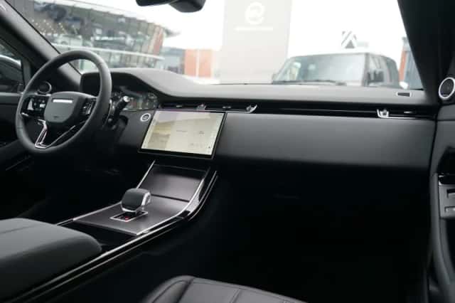 Land Rover Range Rover Evoque (2026) thumbnail 3