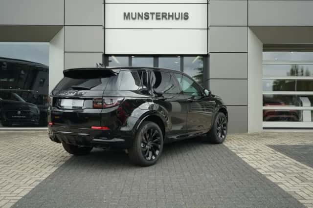 Land Rover Discovery Sport (2026) thumbnail 2