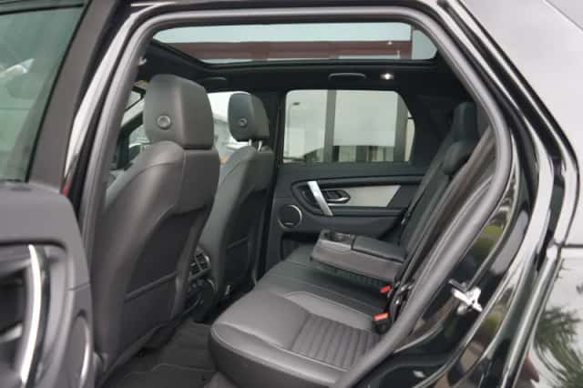 Land Rover Discovery Sport (2026) thumbnail 5