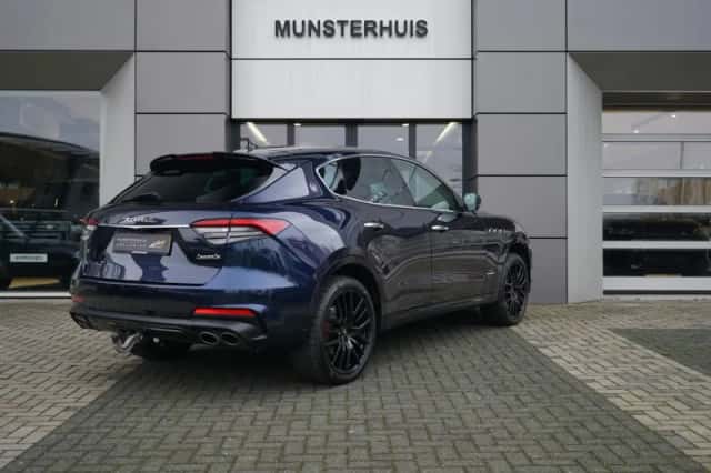Maserati Levante (2021) thumbnail 2