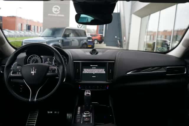 Maserati Levante (2021) thumbnail 4