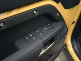 Land Rover Defender (2026) thumbnail 16