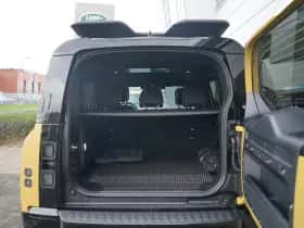 Land Rover Defender (2026) thumbnail 32