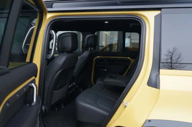Land Rover Defender (2026) thumbnail 5