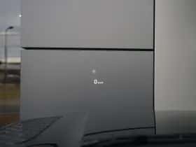 Land Rover Defender (2024) thumbnail 21