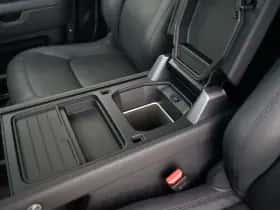 Land Rover Defender (2024) thumbnail 30