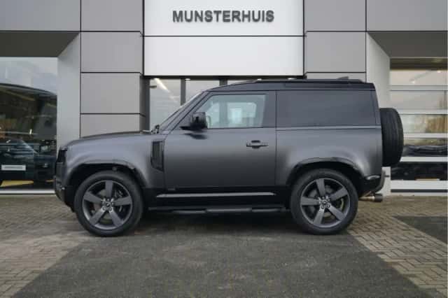 Land Rover Defender (2024) thumbnail 5