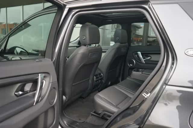 Land Rover Discovery Sport (2026) thumbnail 5