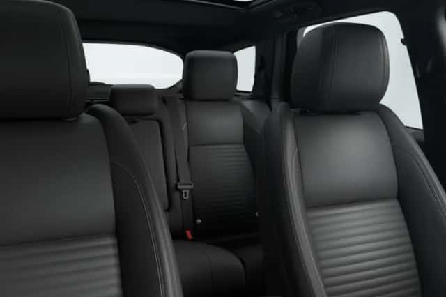 Land Rover Discovery Sport (2026) thumbnail 5