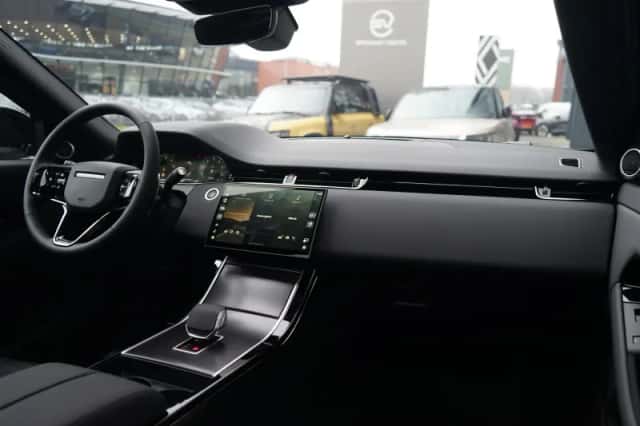 Land Rover Range Rover Evoque (2026) thumbnail 3