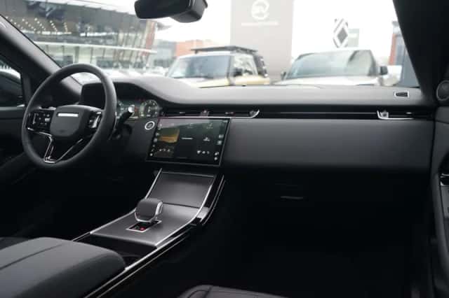 Land Rover Range Rover Evoque (2026) thumbnail 3