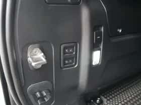 Land Rover Defender (2026) thumbnail 33