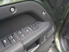 Land Rover Defender (2026) thumbnail 16