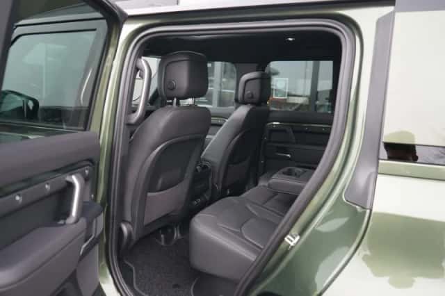 Land Rover Defender (2026) thumbnail 5