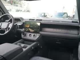 Land Rover Defender (2026) thumbnail 3