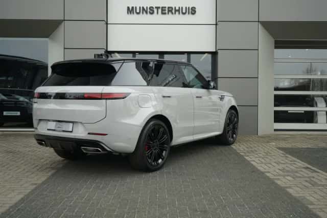 Land Rover Range Rover Sport (2026) thumbnail 2