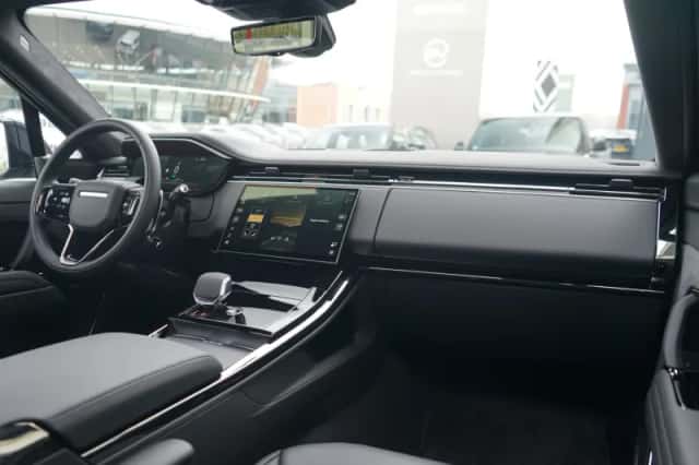Land Rover Range Rover Sport (2026) thumbnail 3