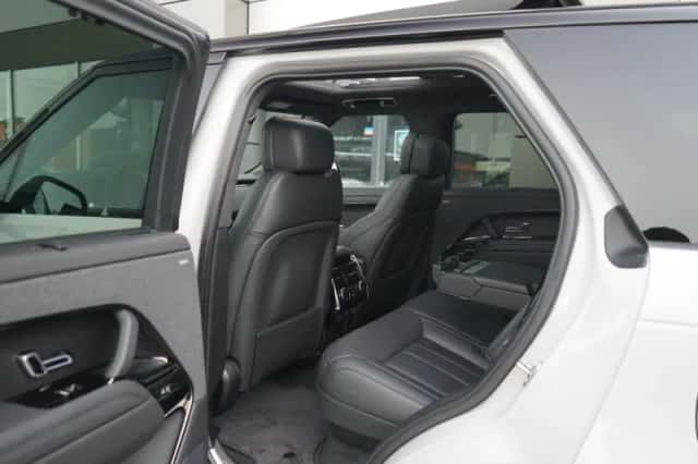 Land Rover Range Rover Sport (2026) thumbnail 5