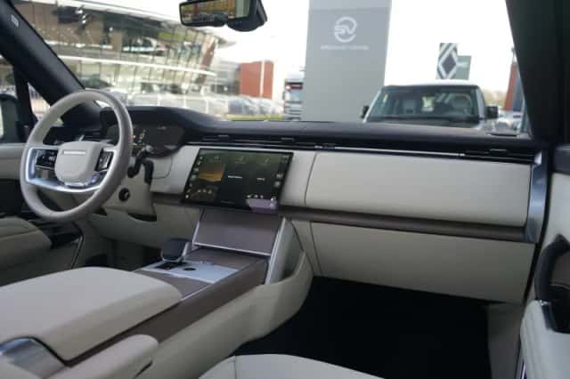 Land Rover Range Rover (2026) thumbnail 3