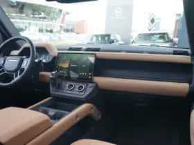 Land Rover Defender (2026) thumbnail 3