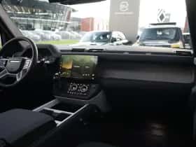 Land Rover Defender (2026) thumbnail 3