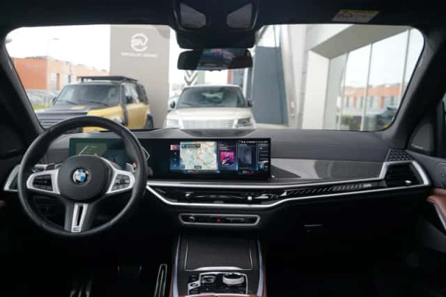 BMW X7 (2023) thumbnail 4