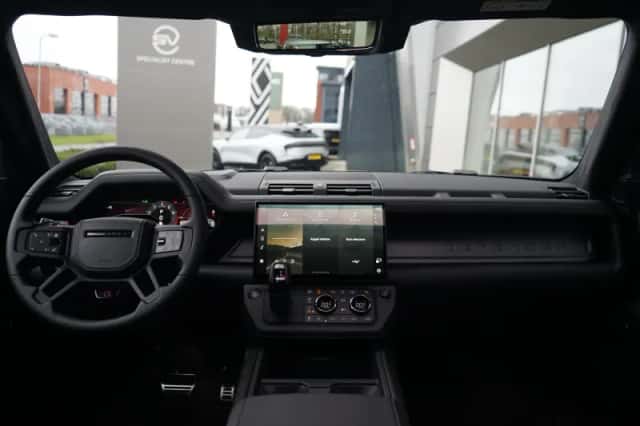 Land Rover Defender (2026) thumbnail 4