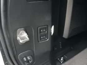 Land Rover Defender (2026) thumbnail 36
