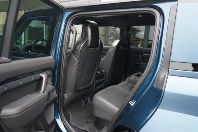 Land Rover Defender (2026) thumbnail 5