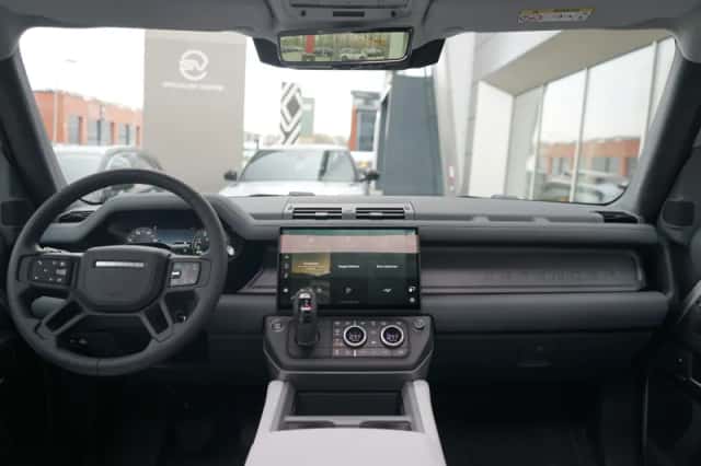 Land Rover Defender (2026) thumbnail 4