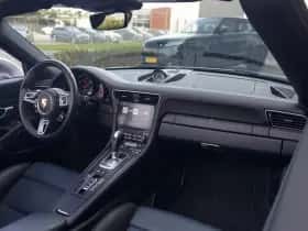 Porsche 911 (2019) thumbnail 3