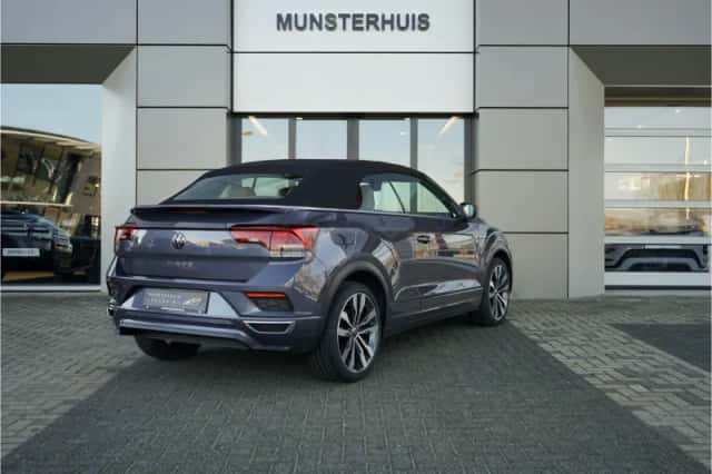 Volkswagen T-Roc (2021) thumbnail 2