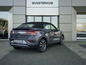 Volkswagen T-Roc (2021) thumbnail 2