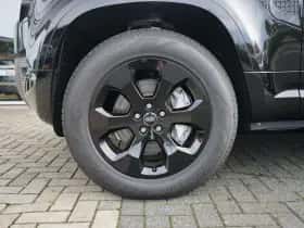 Land Rover Defender (2025) thumbnail 9