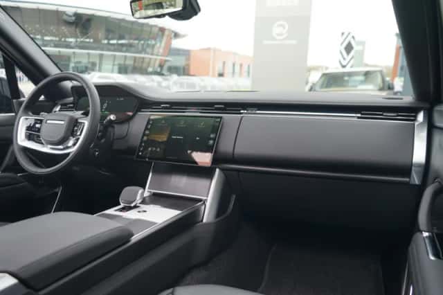 Land Rover Range Rover (2026) thumbnail 3