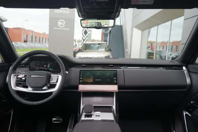Land Rover Range Rover (2026) thumbnail 4