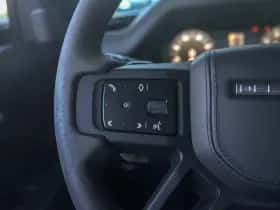 Land Rover Defender (2023) thumbnail 15