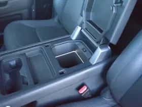 Land Rover Defender (2023) thumbnail 25
