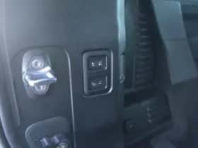 Land Rover Defender (2023) thumbnail 27