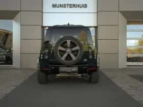 Land Rover Defender (2023) thumbnail 6