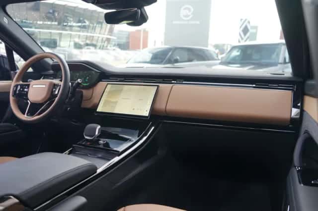 Land Rover Range Rover Sport (2026) thumbnail 3