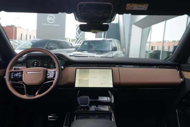 Land Rover Range Rover Sport (2026) thumbnail 4