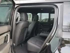Land Rover Defender (2025) thumbnail 5