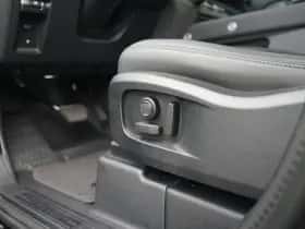 Land Rover Defender (2025) thumbnail 18