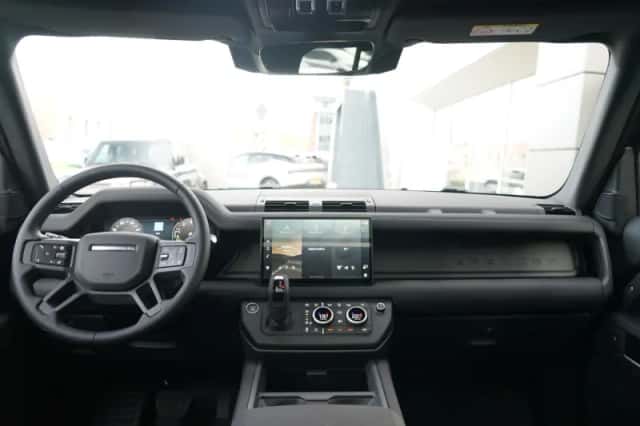 Land Rover Defender (2025) thumbnail 4