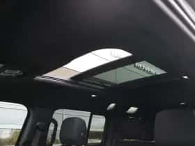 Land Rover Defender (2025) thumbnail 32