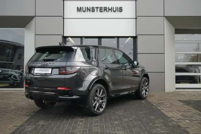 Land Rover Discovery Sport (2024) thumbnail 2